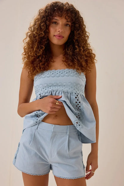 MISS MONDAY | SHORT CARLA