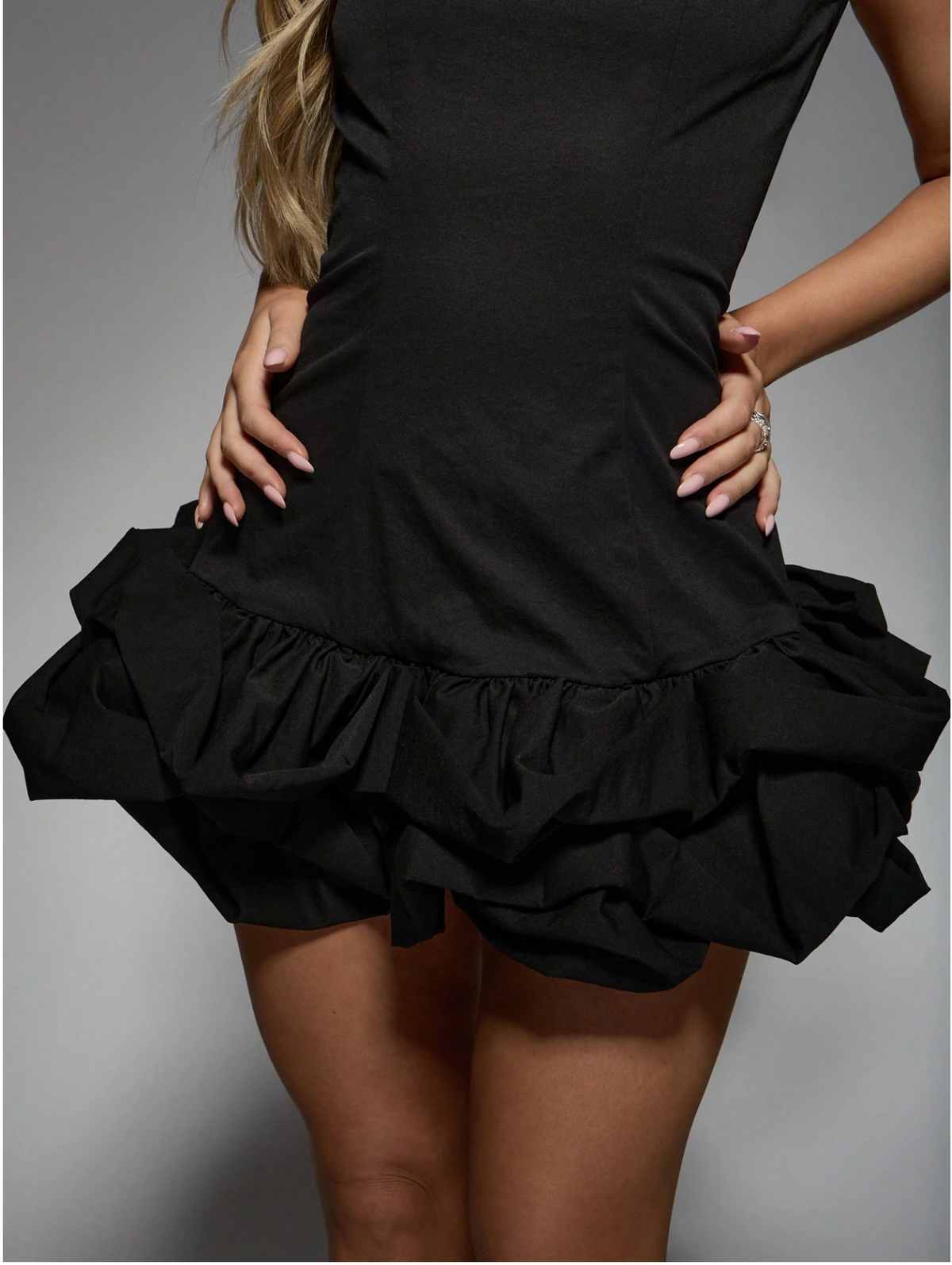 MISS MONDAY | ROBE COURTE ELEGANTE