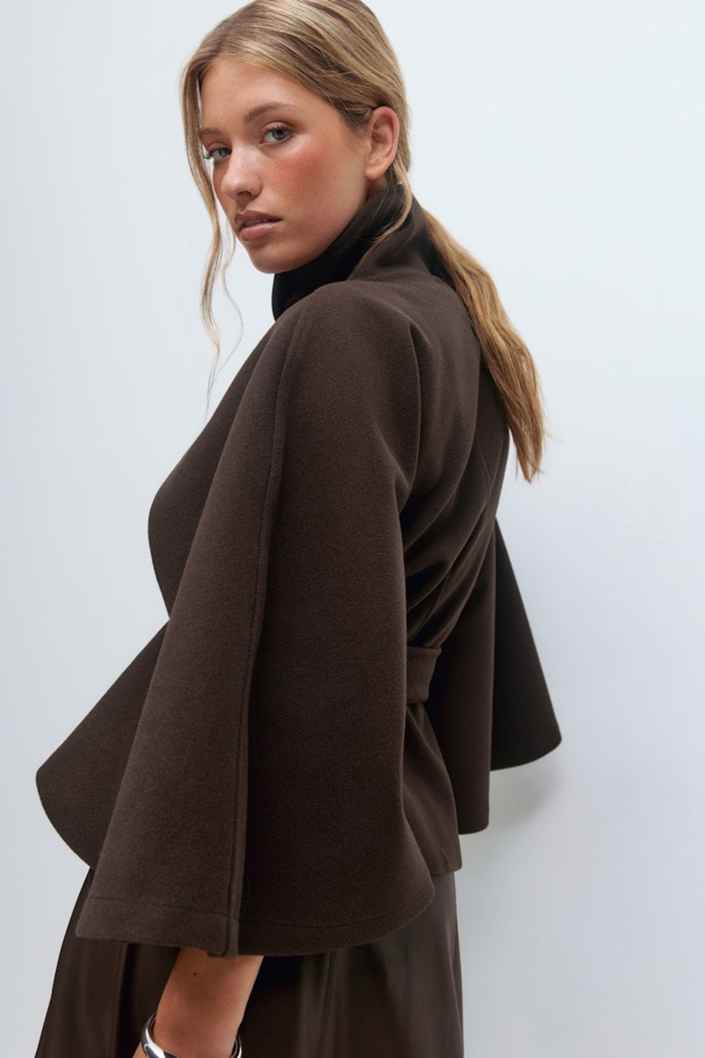 MISS MONDAY | PONCHO ZELIA
