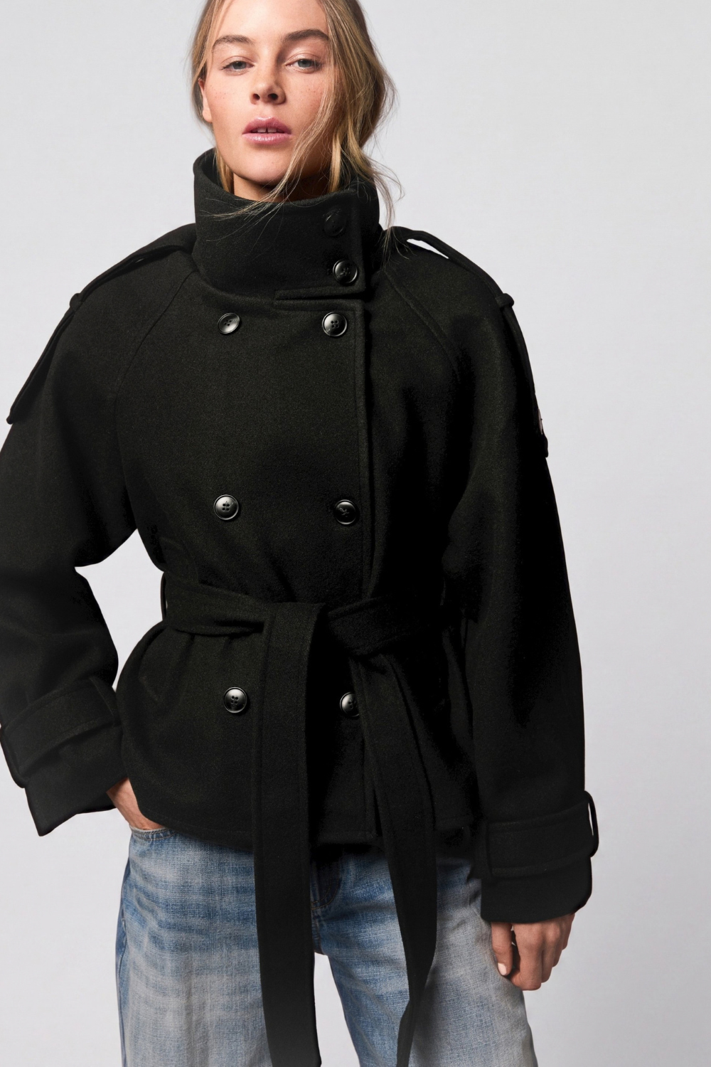 MISS MONDAY | KURZER TRENCHCOAT MERYL