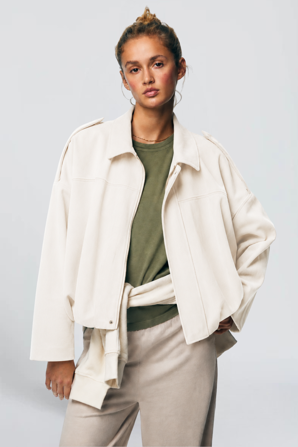 MISS MONDAY | BOMBER COURT EFFET DAIM